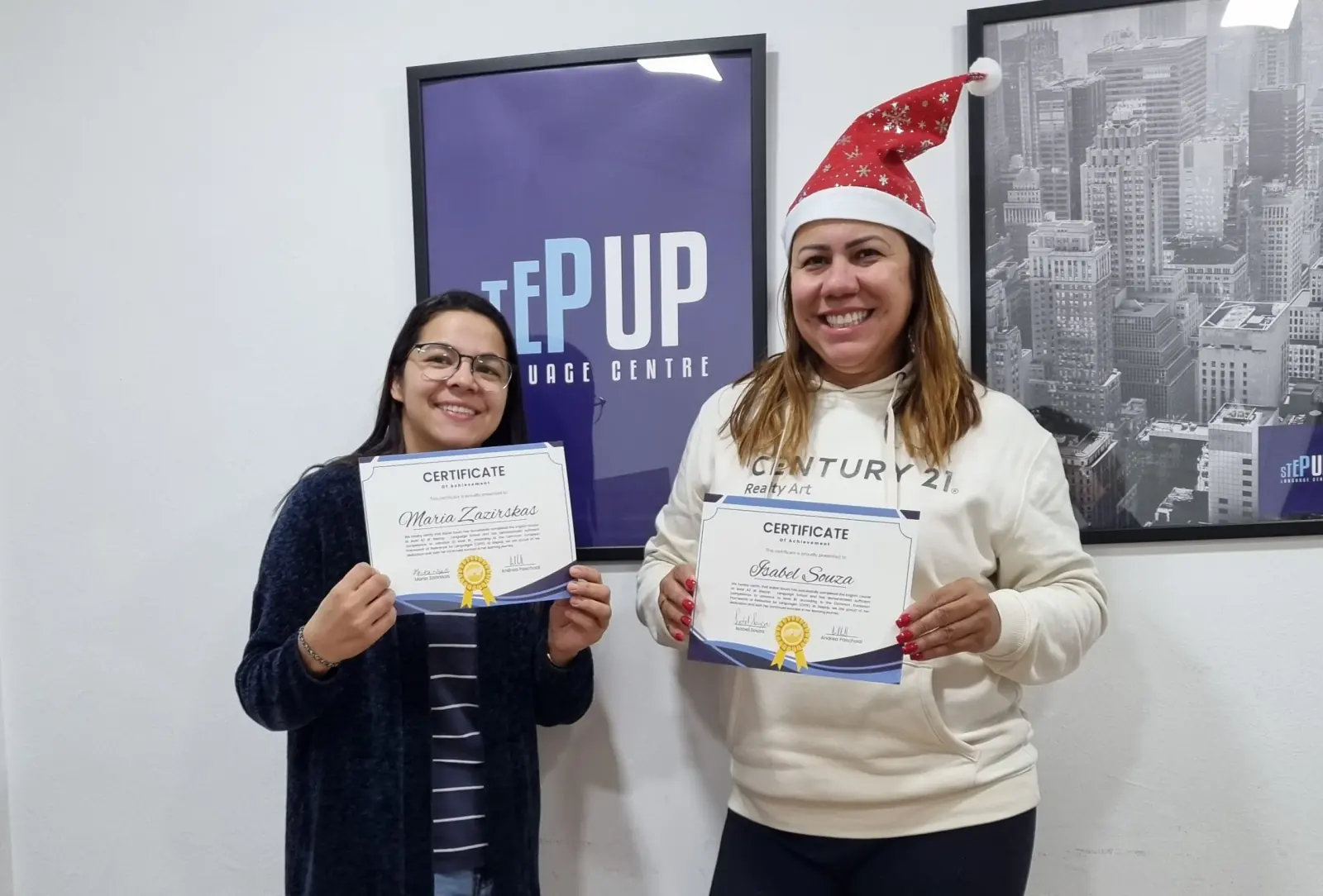Adultos numa aula de inglês na Step Up em Montijo
